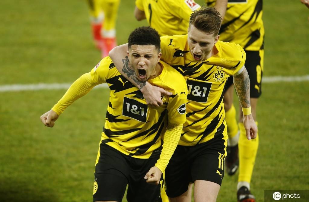 李现探班杨紫宣示主权