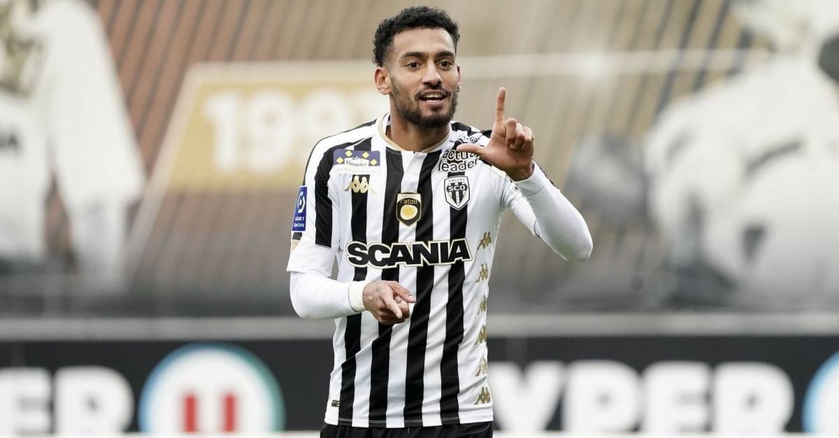 李现探班杨紫宣示主权