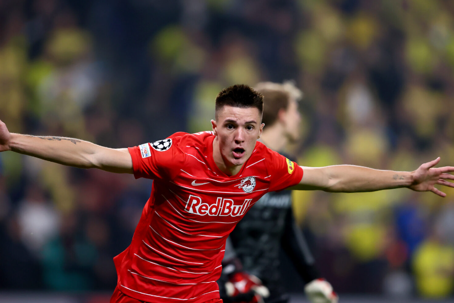 英雄联盟官网-关于西甲转会期走向成谜；费耶诺德战术微调；管理层满意；控场能力受关注的信息